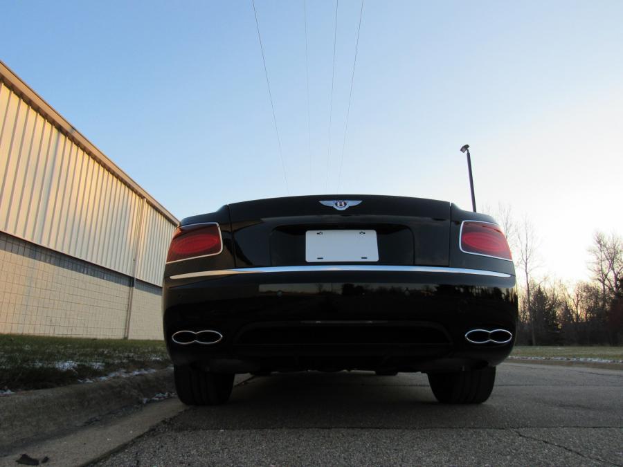  Bentley Flying Spur V8 S 2017 года  (фото 3 из 154)